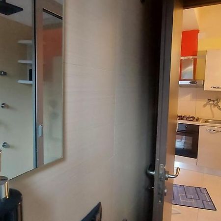 Stanza In Villa Con Giardino Con Box Doccia Idromassaggio Rent A Car Aci Bonaccorsi Kültér fotó