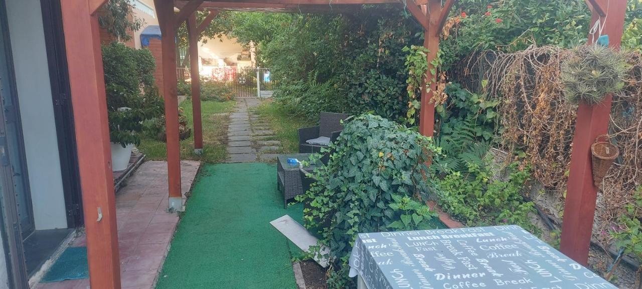 Stanza In Villa Con Giardino Con Box Doccia Idromassaggio Rent A Car Aci Bonaccorsi Kültér fotó