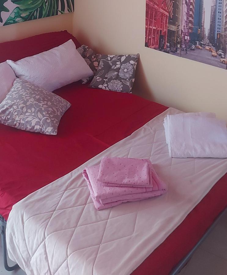 Stanza In Villa Con Giardino Con Box Doccia Idromassaggio Rent A Car Aci Bonaccorsi Kültér fotó